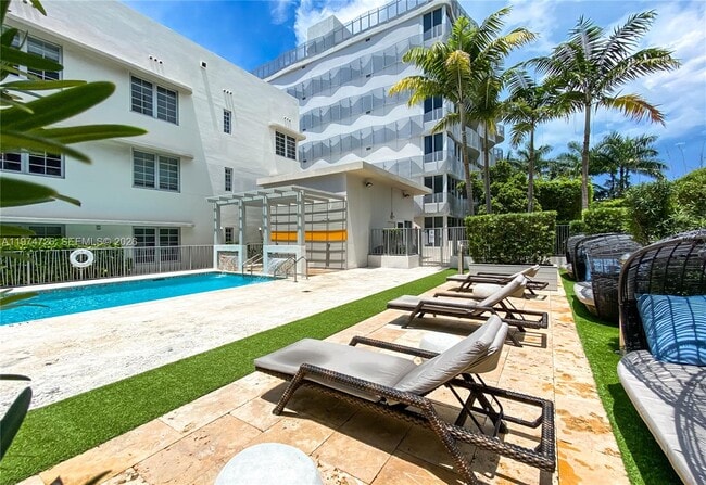 Building Photo - 435 21st St