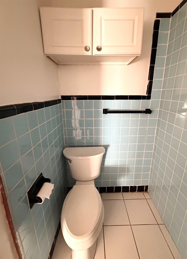 Building Photo - 1011 Paterson Plank Rd