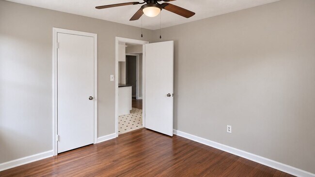 Building Photo - 1415 Geeston St