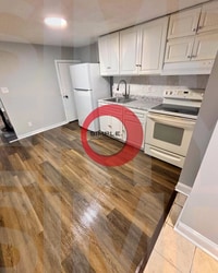 Building Photo - Two-bedroom one bath house