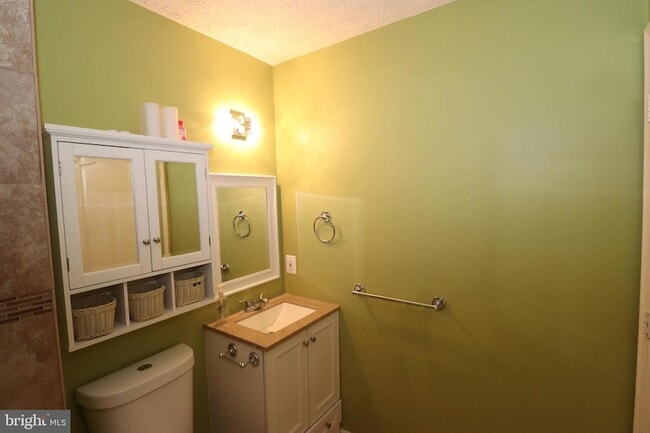 Building Photo - 3312 Hibiscus Ct