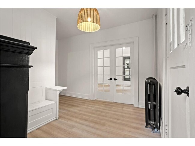 Building Photo - 361 8th Ave S