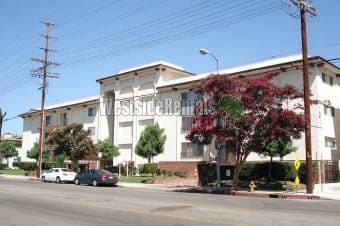 Primary Photo - 12801 Moorpark St