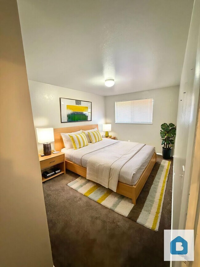 Building Photo - 1209 Delaware Dr