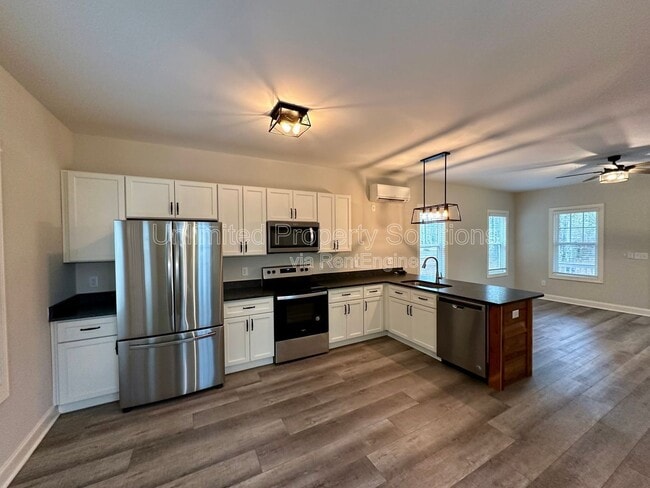 Building Photo - 70 Arlene Dr