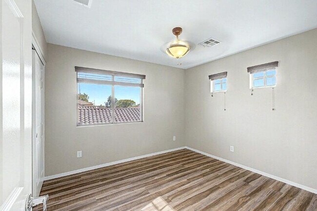 Building Photo - 16317 N 152nd Ave