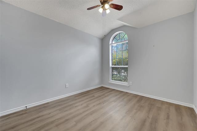 Building Photo - 421 Parkshire Dr