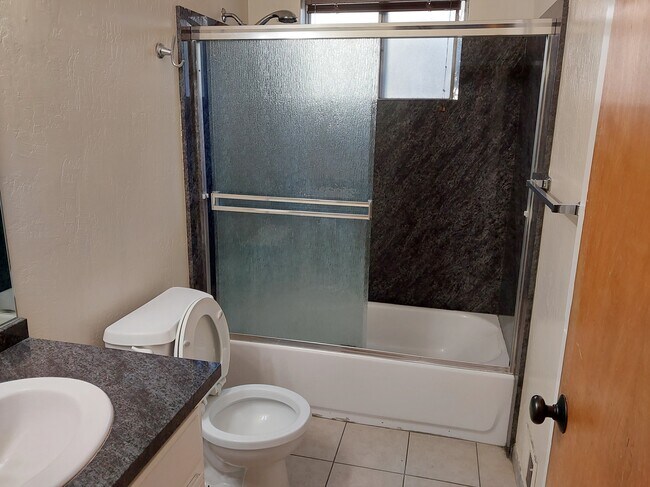 Building Photo - 436 Vasquez Ct