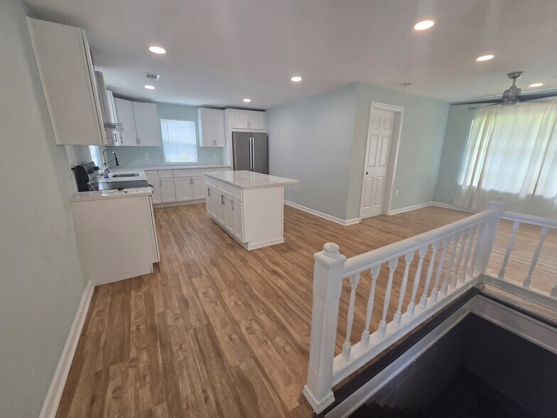 Building Photo - 7339 Green Acres Dr