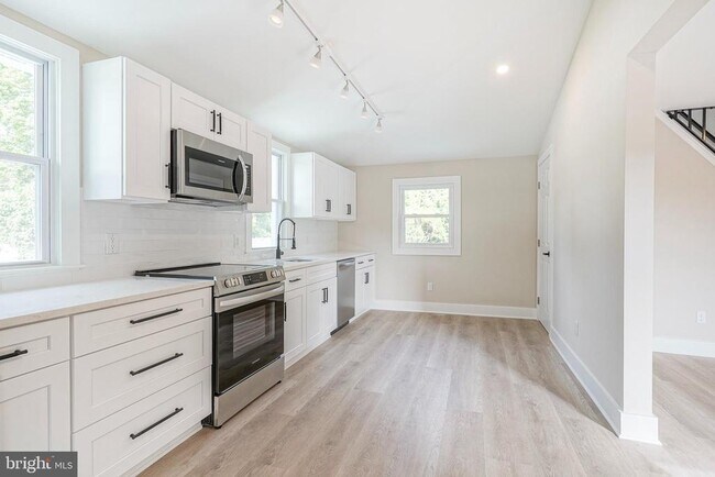 Building Photo - 602 Hurffville - Cross Keys Rd