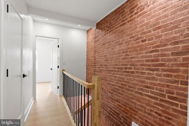 Building Photo - 203 S Madeira St