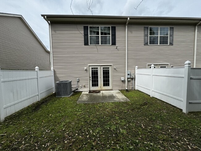 Building Photo - Townhouse for Rent