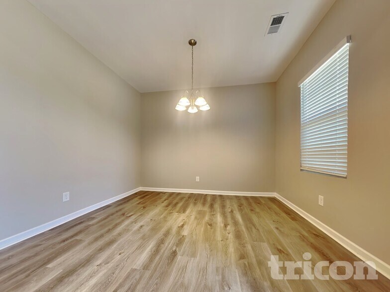 Building Photo - 105 Sinclair Way