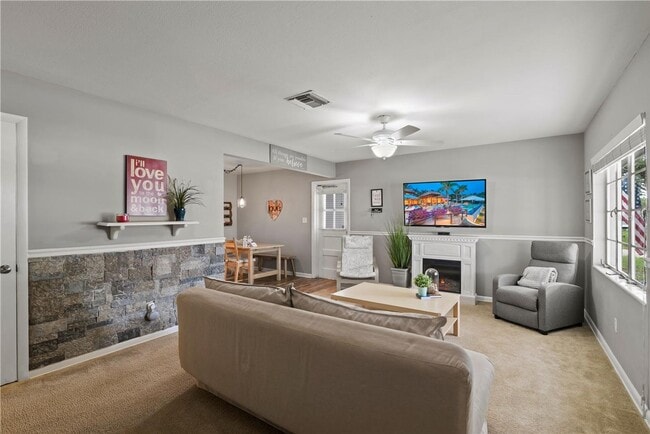 Building Photo - 1653 Peruvian Ln