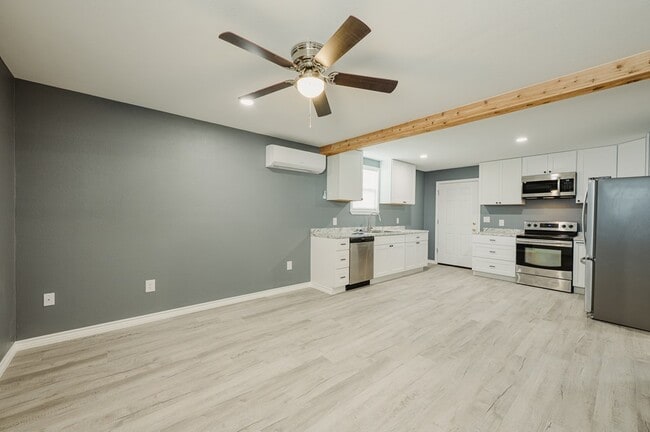 Building Photo - 10108 W 23rd St