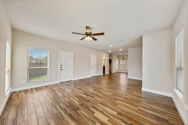 Building Photo - 4904 Ridglea Hills Ct