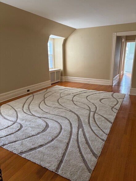 living/dining room - 7709 Cherokee St