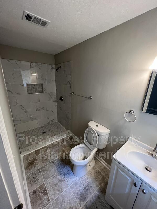 Building Photo - 615 Buford Dr