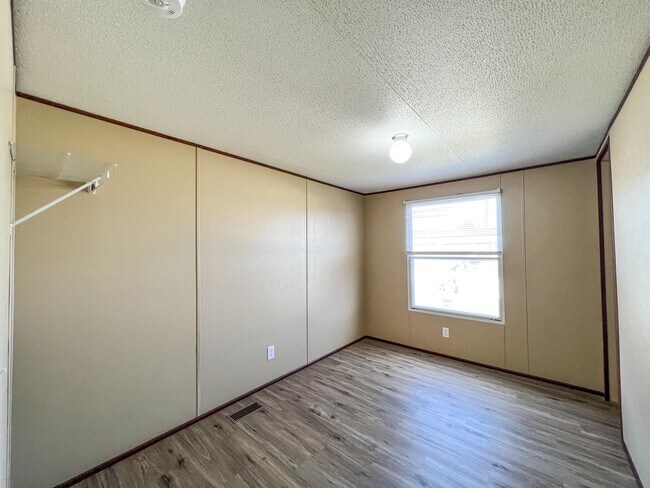 Building Photo - 1166 Ramble Hills