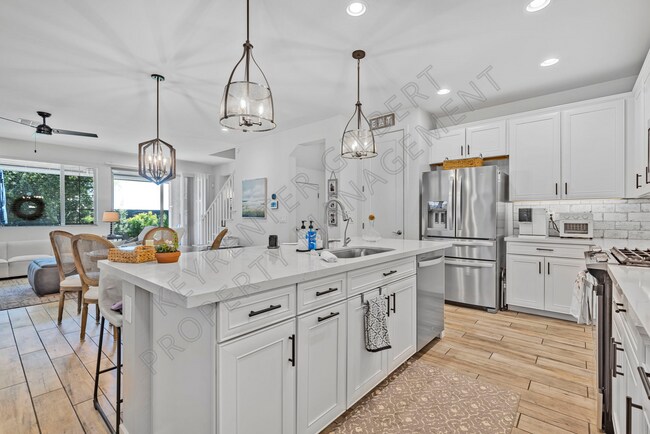 Building Photo - Modern 3-Bed + Bonus Room /2.5-Bath Home i...
