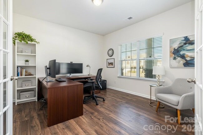 Building Photo - 10759 Adair Wds Dr