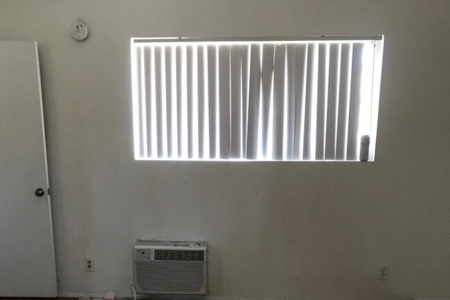 Building Photo - 1940 Armacost Ave