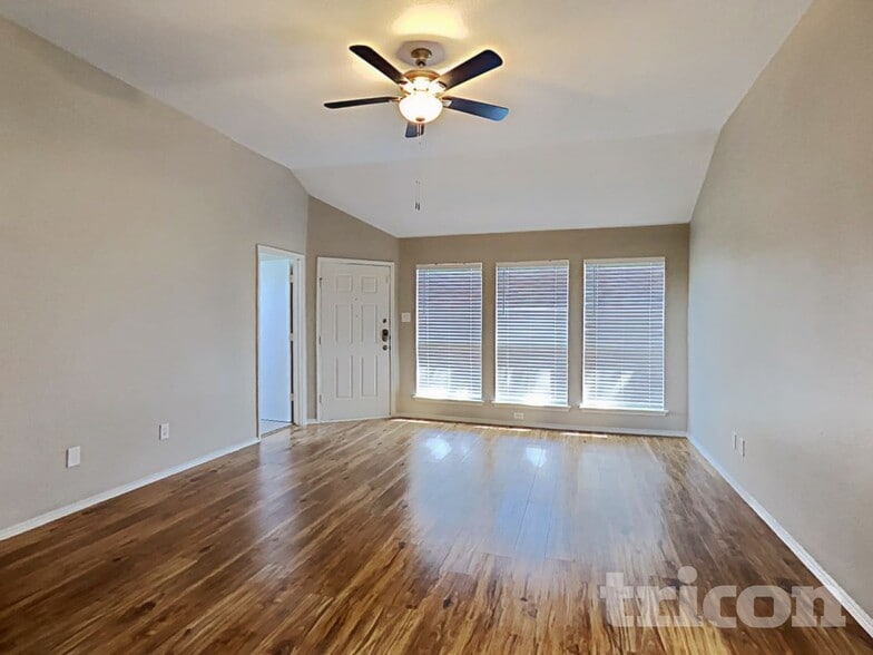 Building Photo - 1214 Bayberry Way