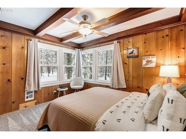 Building Photo - Charming Historic 2 Bed Home + Bonus Room ...