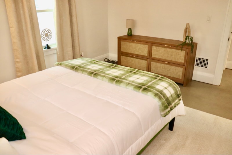 Building Photo - 1912 Fernwood Ave