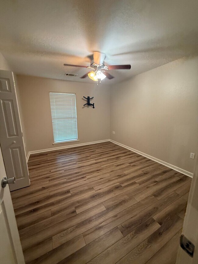 Building Photo - Available now! This one of a kind Rental i...