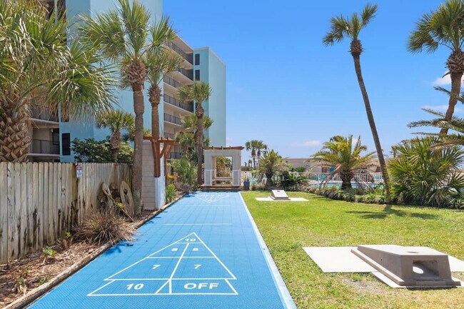 Building Photo - 8817 S Thomas Dr