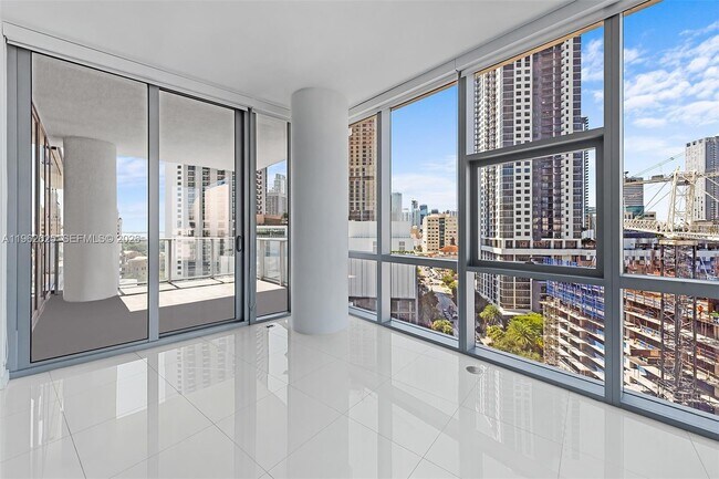 Building Photo - 851 NE 1st Ave