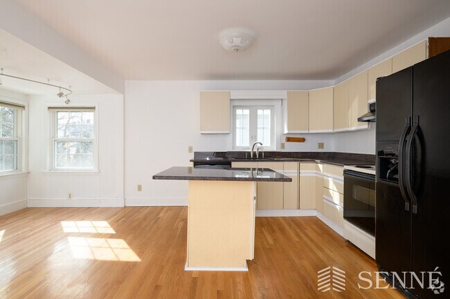 Building Photo - 16 Skehan St
