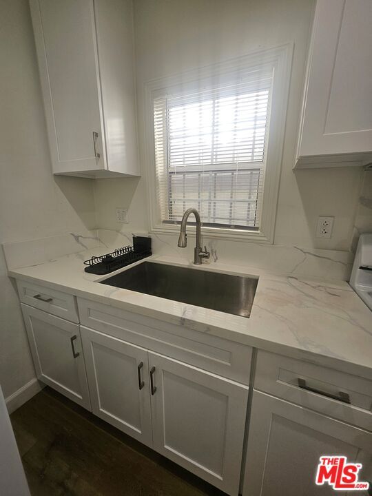 Building Photo - 812 S Gramercy Dr