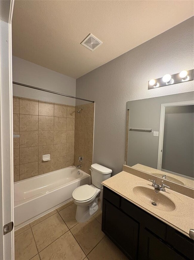 Building Photo - 720 Ann Taylor Dr
