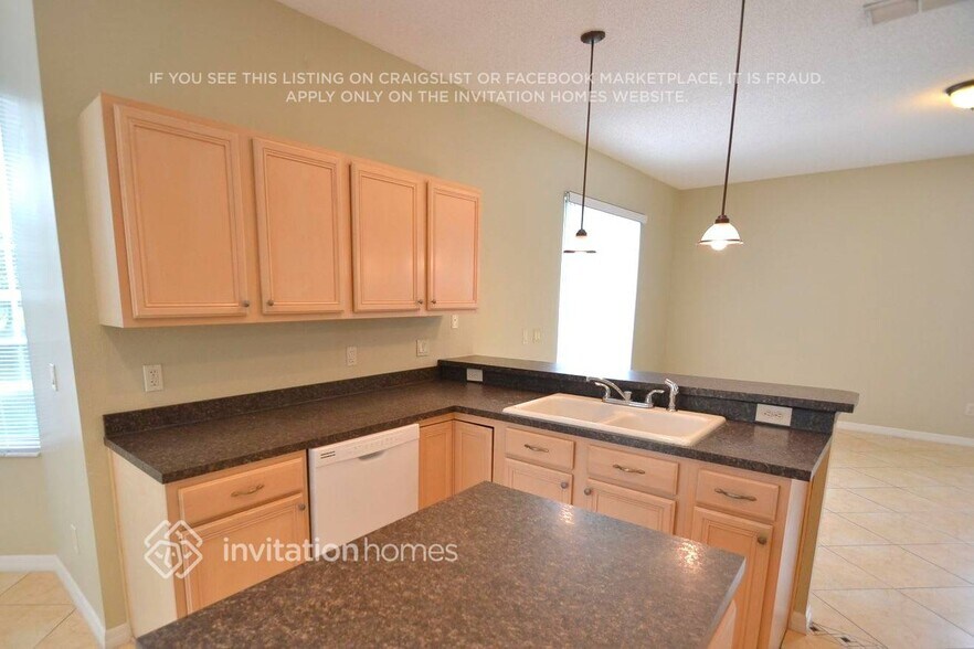 Building Photo - 901 Rosinia Ct