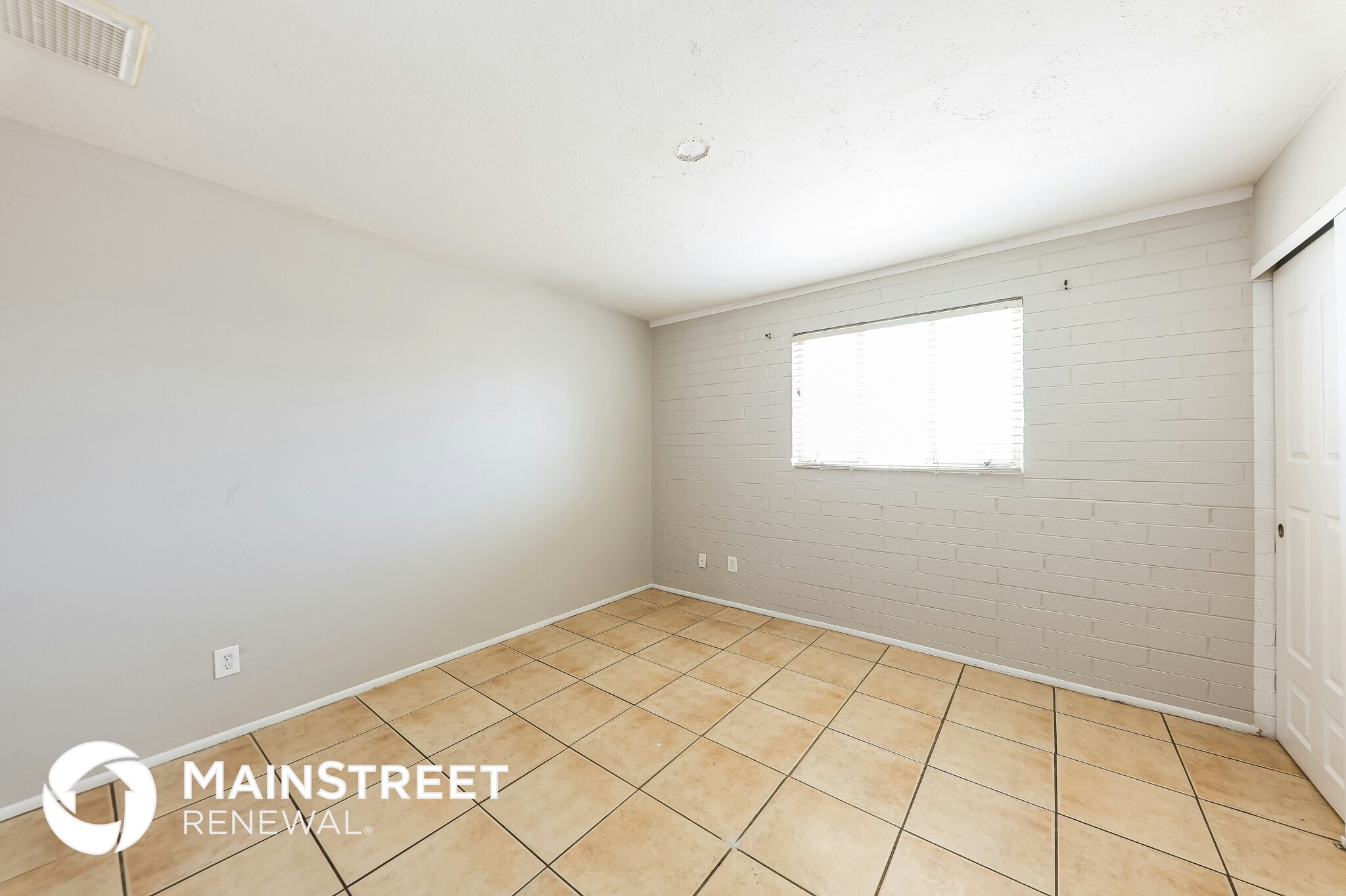 Building Photo - 3640 N 49th Dr