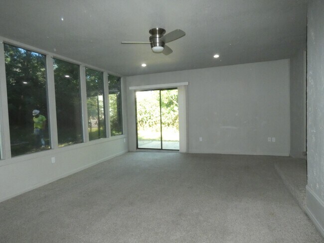 Building Photo - 5100 NE Marvin Rd
