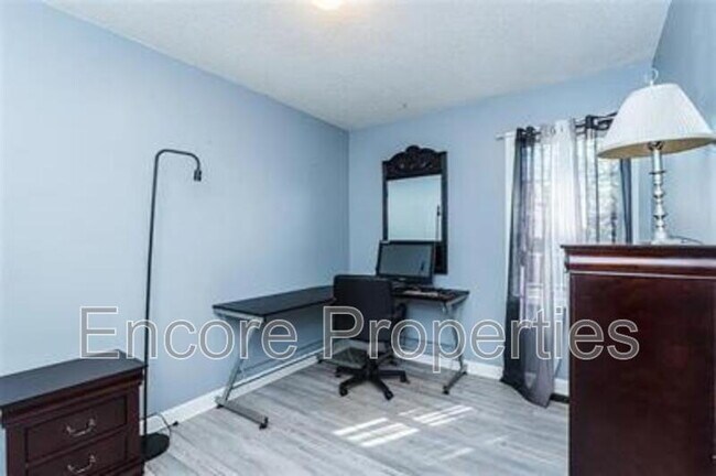 Building Photo - 209 Edward Ct