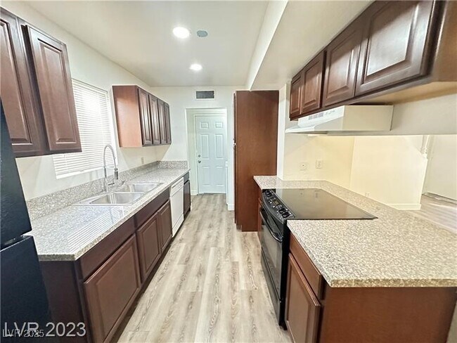 Building Photo - 5167 Greene Ln