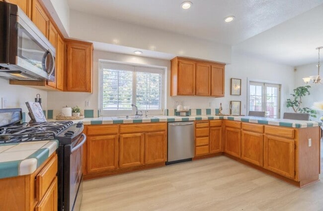 Building Photo - 2441 Johns Way