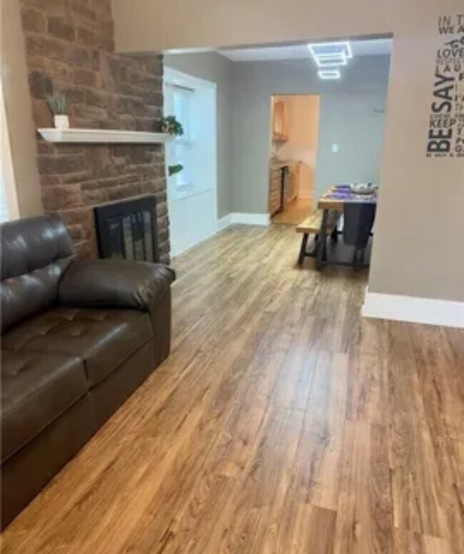 Building Photo - 454 Grove Ave