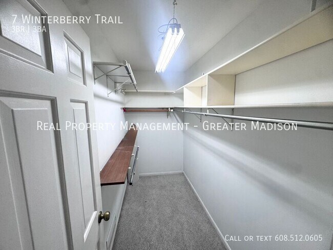 Building Photo - 7 Winterberry Trail