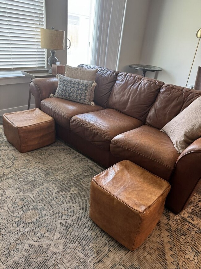 Building Photo - Furnished Hermiston Rental