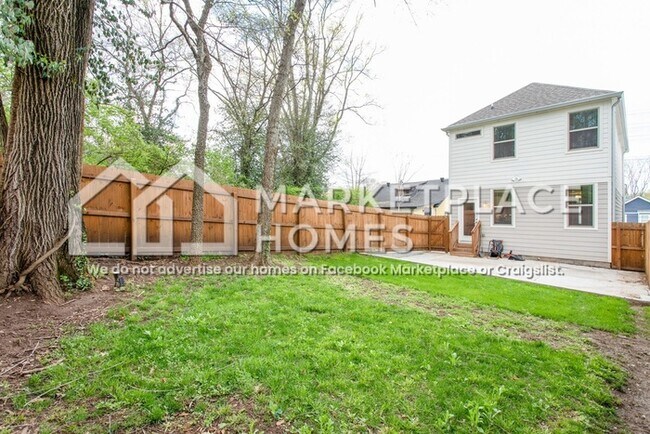 Building Photo - 2119 Herman St