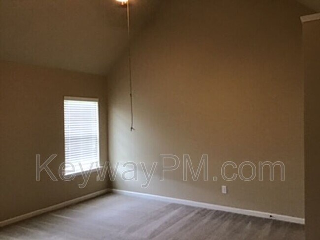 Building Photo - 6017 Reynolds Cir