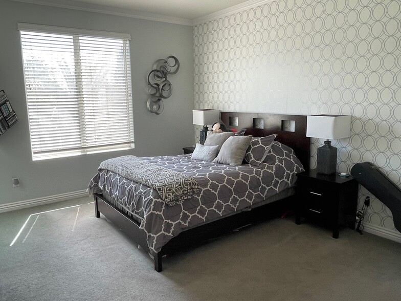 large bedroom with recessed lights - 2233 Martin