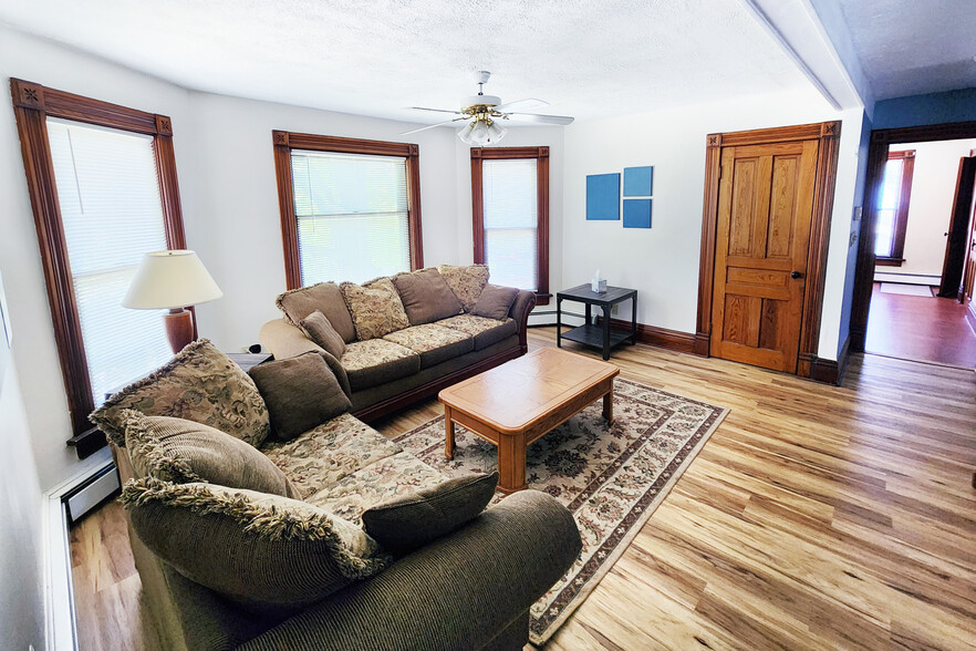 Large, fully furnished living room - 2706 Buffalo Rd