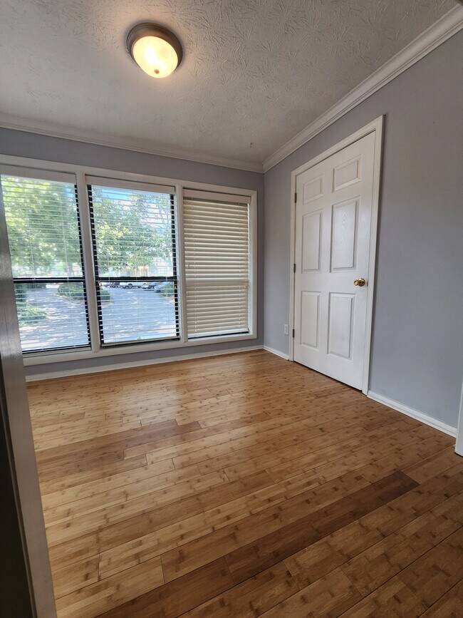 More Closet space and shelving in the sunroom - 514 Park Ridge Cir