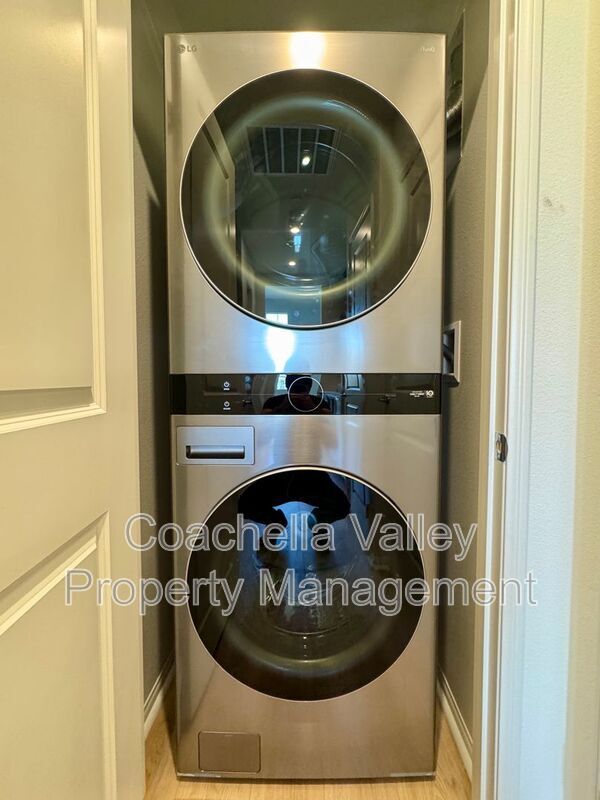 Building Photo - 130 Via Palermo Via